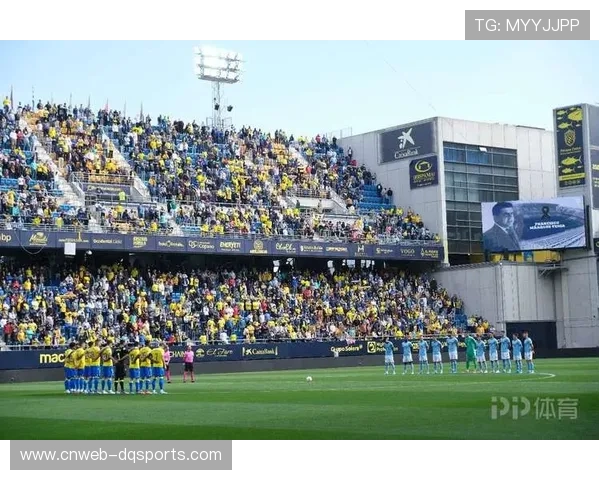 西甲要求各俱乐部更新球场安全设施，新标准下赛季实施